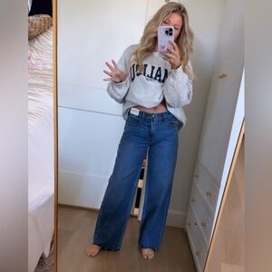 Low rise ultra loose jeans